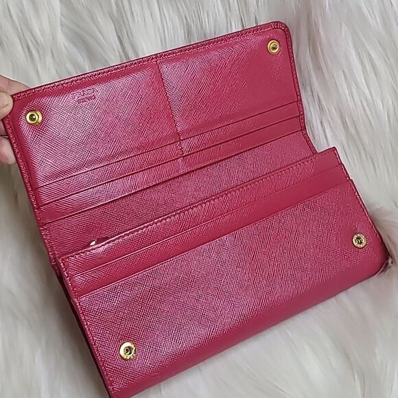 💯 Authentic Prada Safiano Long Wallet 🍀 - Picture 11 of 14